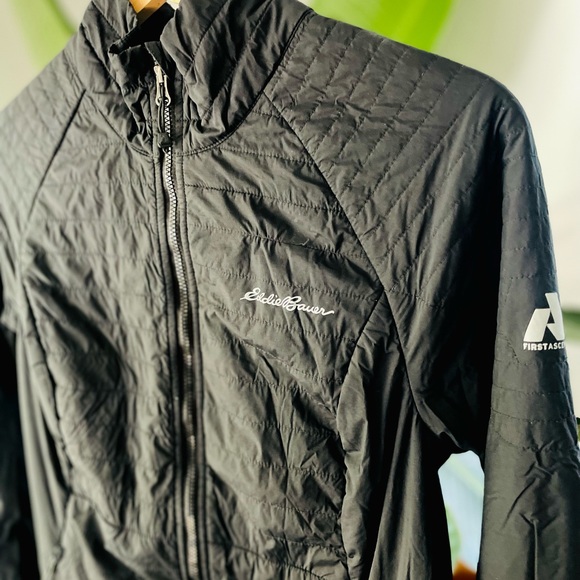 Eddie Bauer Light Jacket - Picture 3 of 4